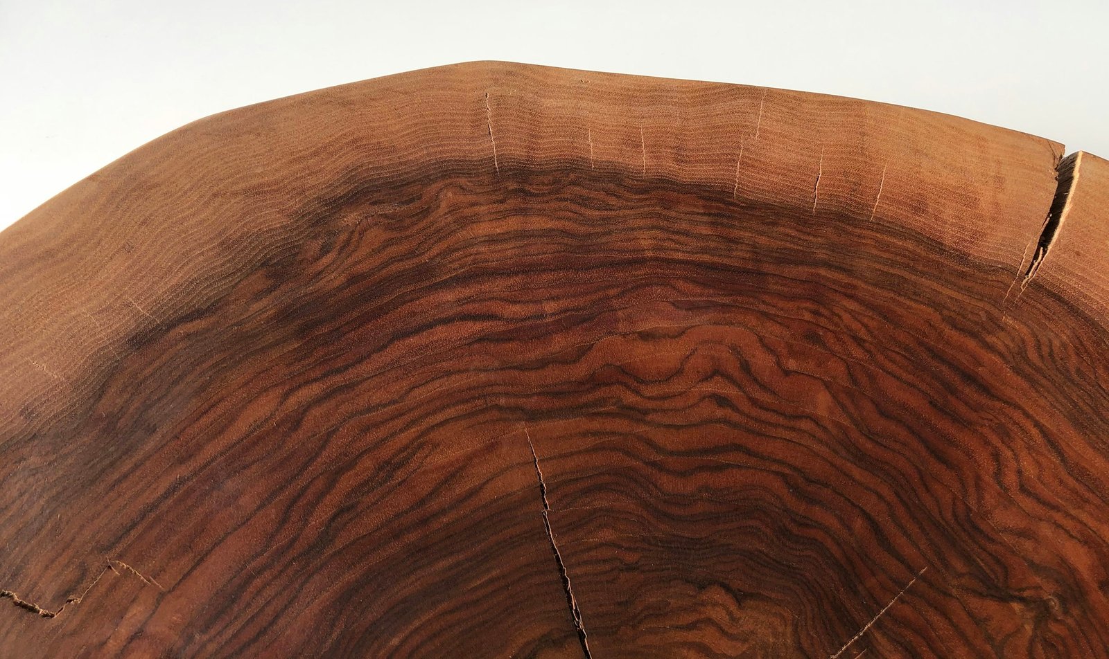 Fil d’une planche de noyer massif